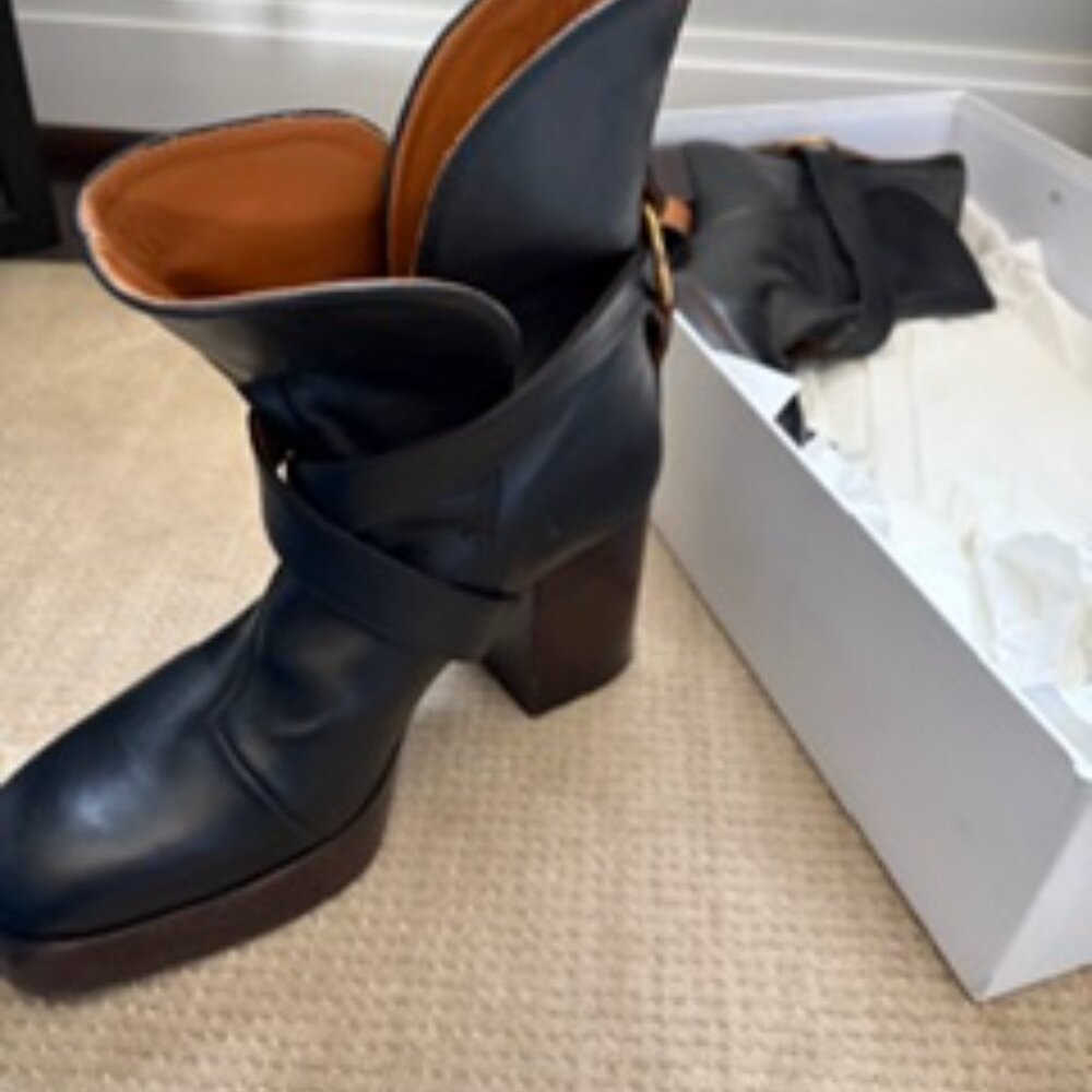 Chloe leather black high heel ankle boots - Picture 2 of 6